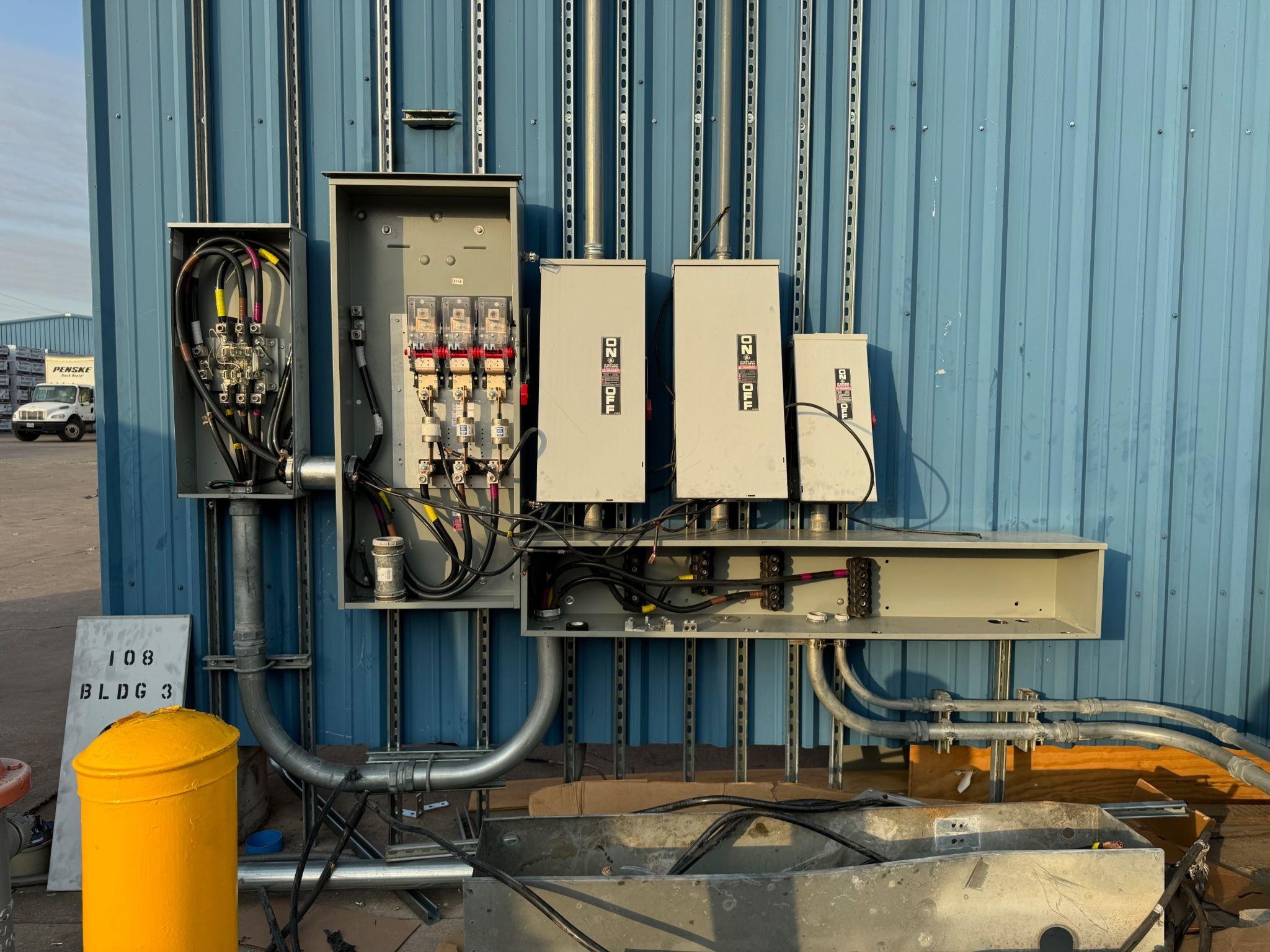 A Guide to Commercial Electrical Services in Texas for Business Owners